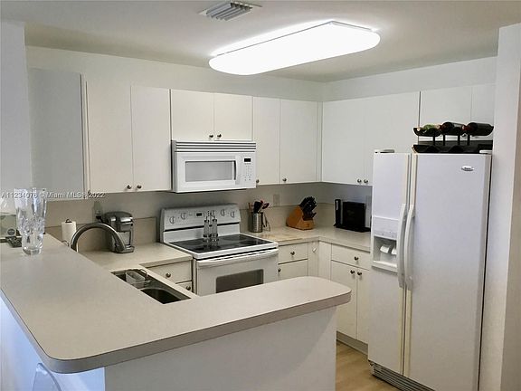 5th image of 10 Aragon Ave Suite 918