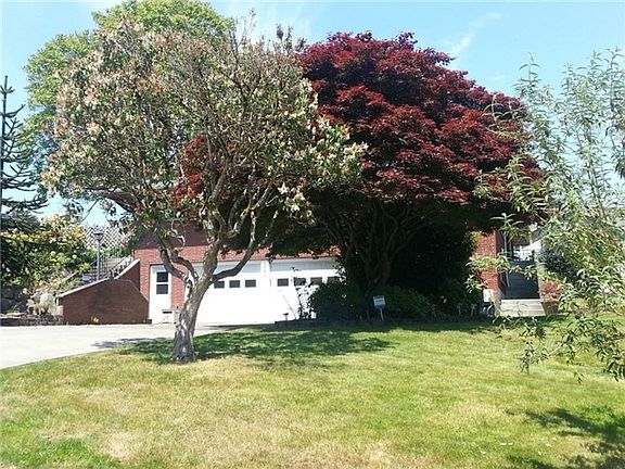 2nd image of 2330 E Grand Ave #A