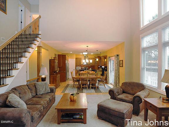 4th image of 9443 Lake Gerald Dr NE