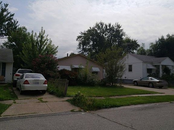 2nd image of 124 Fairlawn Ave