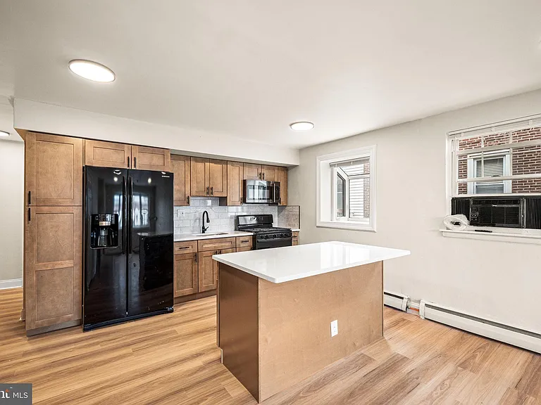 636 Arthur St #1 — Photo 12