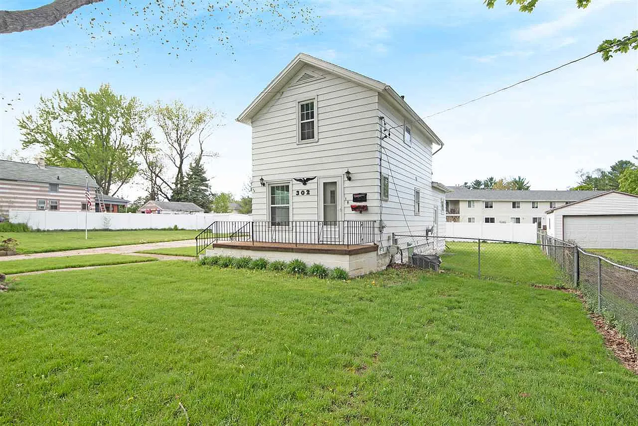 302 Marshall St photo 1