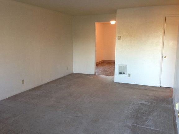 2nd image of 725 4th Alley Madison 460 #440-726