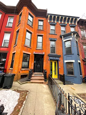 Rented by Dwell Residential Inc | media 23