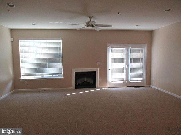 4th image of 3784 Bedford Dr