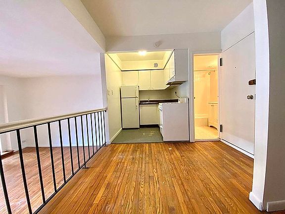 5th image of 60 W 85th St