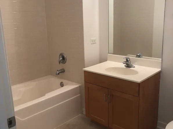 915 S Lytle St APT 201, Chicago, IL 60607