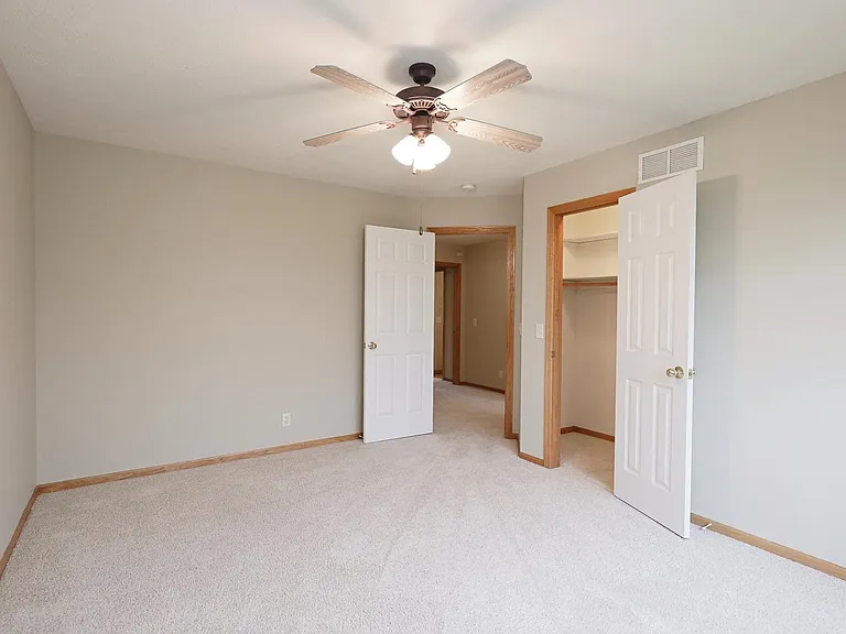 6907 Naples Dr — Photo 16