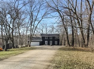 21996 Robins Ln, Tremont, IL