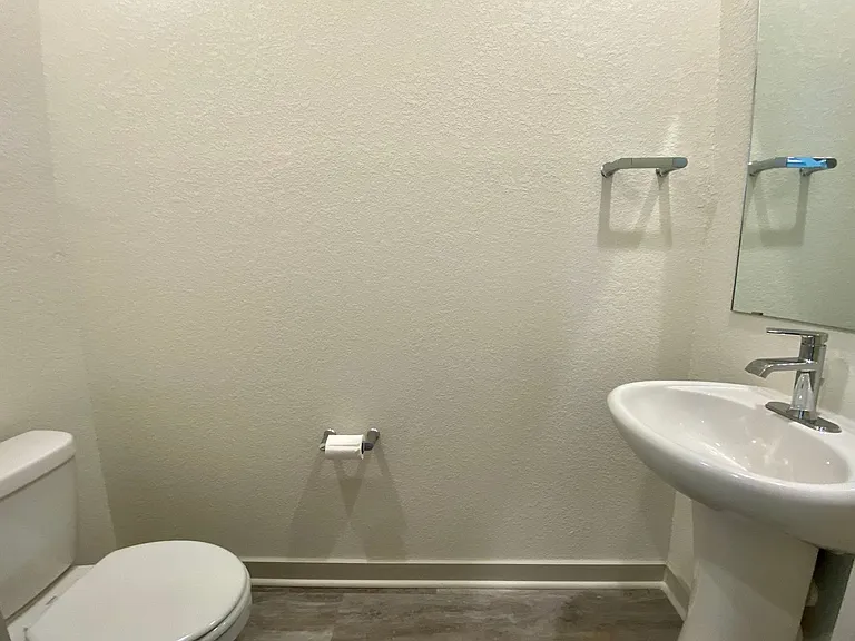 10210 Criswell Rd — Photo 11