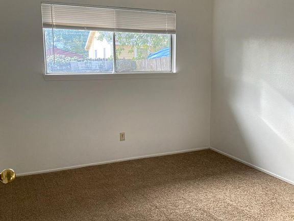 5th image of 19277 Hickory St