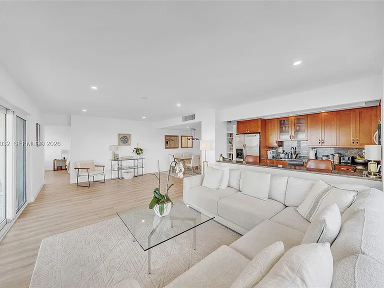 11111 Biscayne Blvd #5A — Photo 16