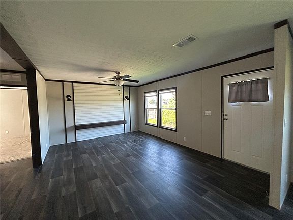 3rd image of 2304 Peach St