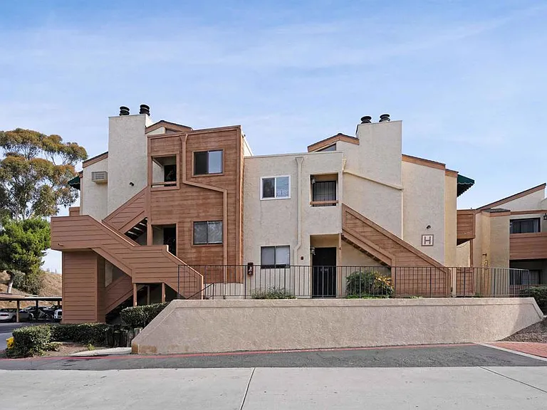 2920 Briarwood Rd #H12 — Photo 1