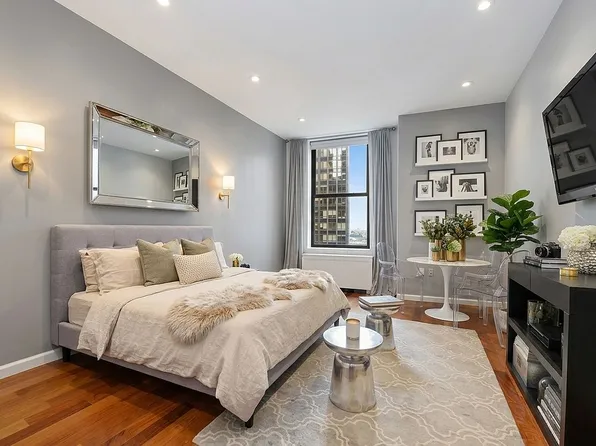 1 Wall Street Ct APT 1102, New York, NY 10005
