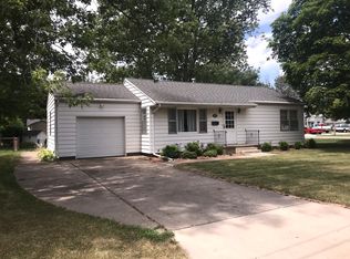 501 Gray Dr, Gibson City, IL 60936