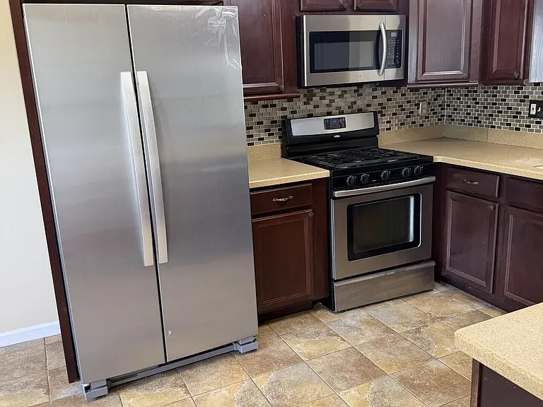 3904 Plowmans Ct — Photo 4
