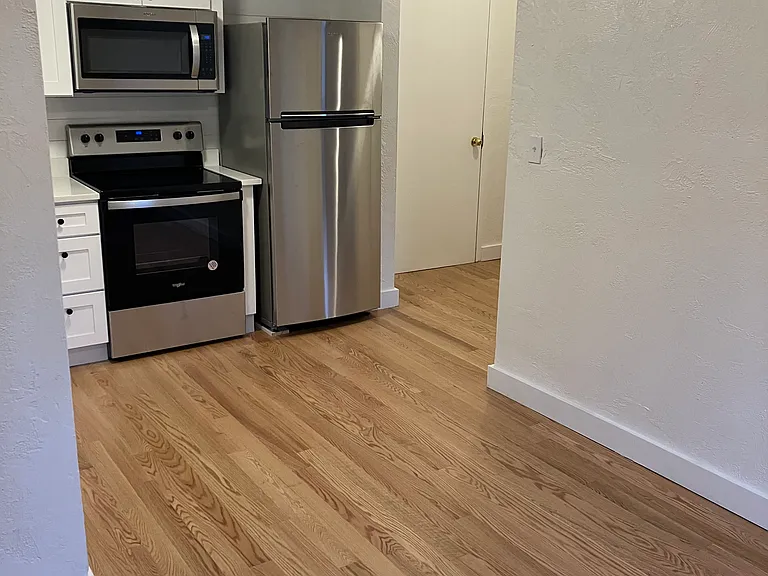 109 Walnut St #10 — Photo 2