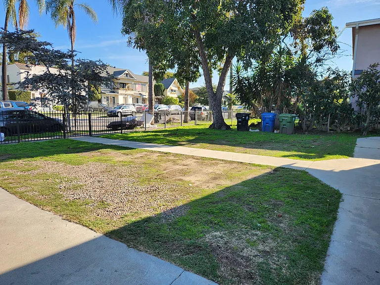 1803 S Van Ness Ave — Photo 9