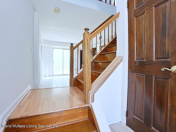 4th image of 50 Girard St