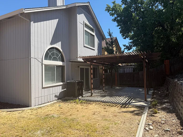 8317 Bramble Bush Cir — Photo 33