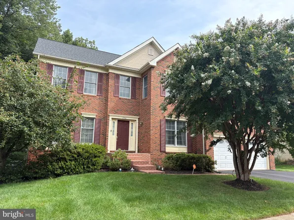 3766 Penderwood Dr, Fairfax, VA 22033