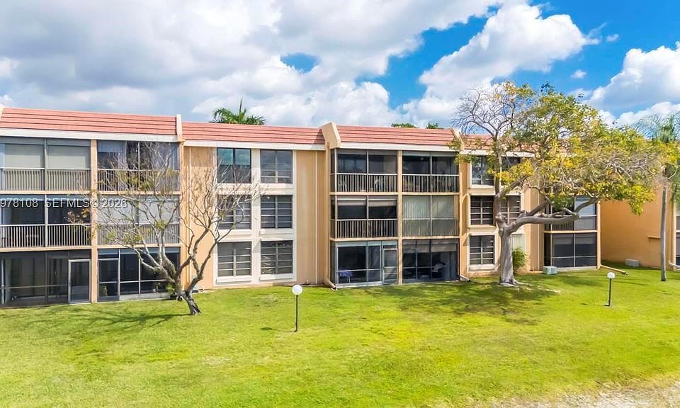 1st image of 5802 Coral Lake Dr #102