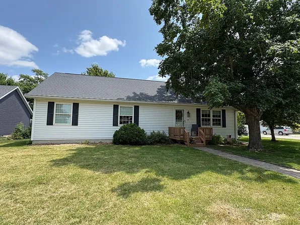 310 NW Poplar Ave, Earlham, IA 50072