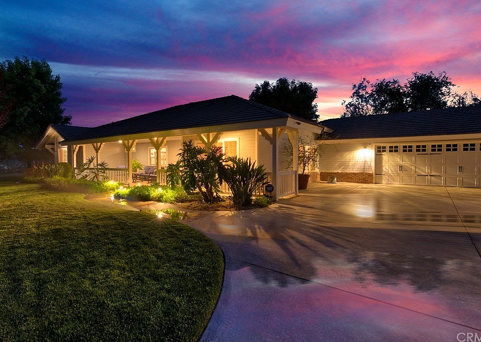 1st image of 39455 Calle Anita