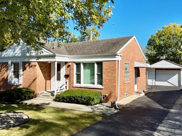 8249 N New England Ave, Niles, IL 60714