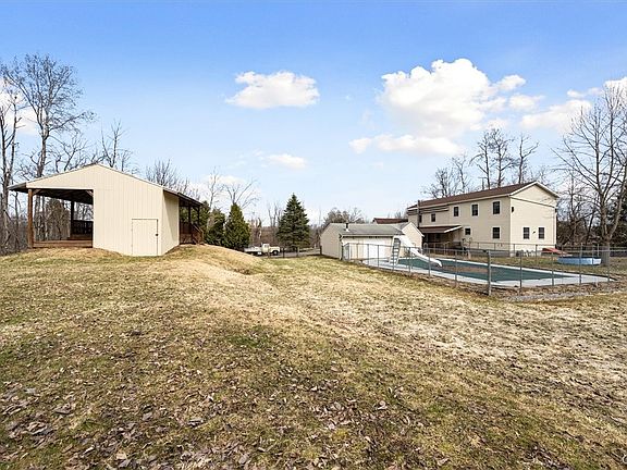 5th image of 6126 Lowell Rd