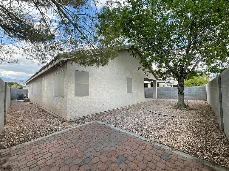 1921 Wild Pony Ave — Photo 15