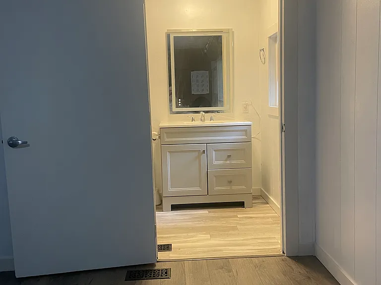 4405 Perry Ave NE — Photo 4