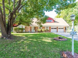 107 Longridge Dr, La Marque, TX 77568