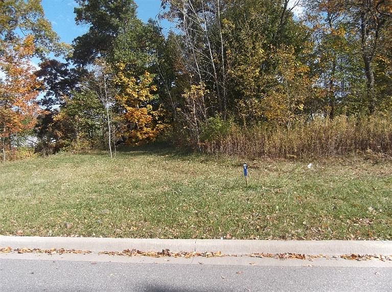 2nd image of 6642 Blackstone Cir
