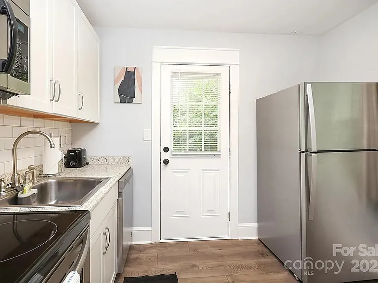 1820 Kensington Dr — Photo 10