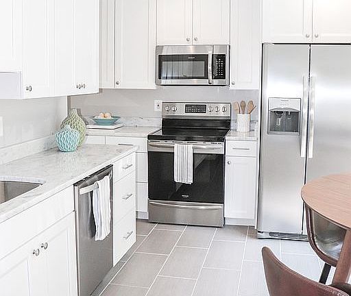 2nd image of 2114 S Quincy St #2