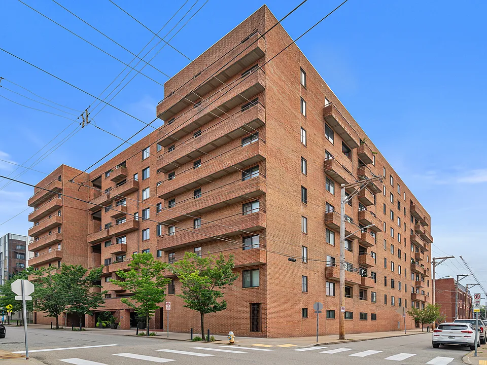 307 S Dithridge St #208