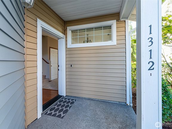 2nd image of 1312 51st Place NE #305