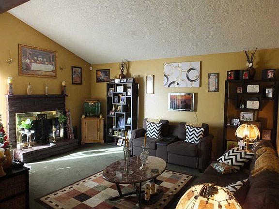 3rd image of 44812 Denmore Ave
