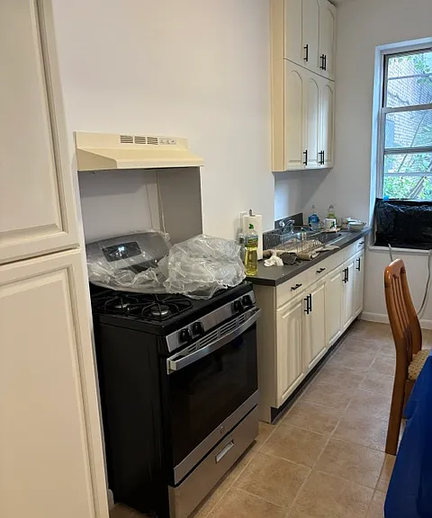 242 Nassau Ave #1 — Photo 3