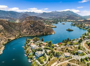 2035 Trentham Rd, Thousand Oaks, CA 91361