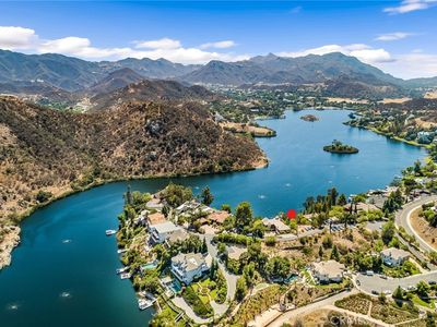2035 Trentham Rd, Thousand Oaks, CA, 91361