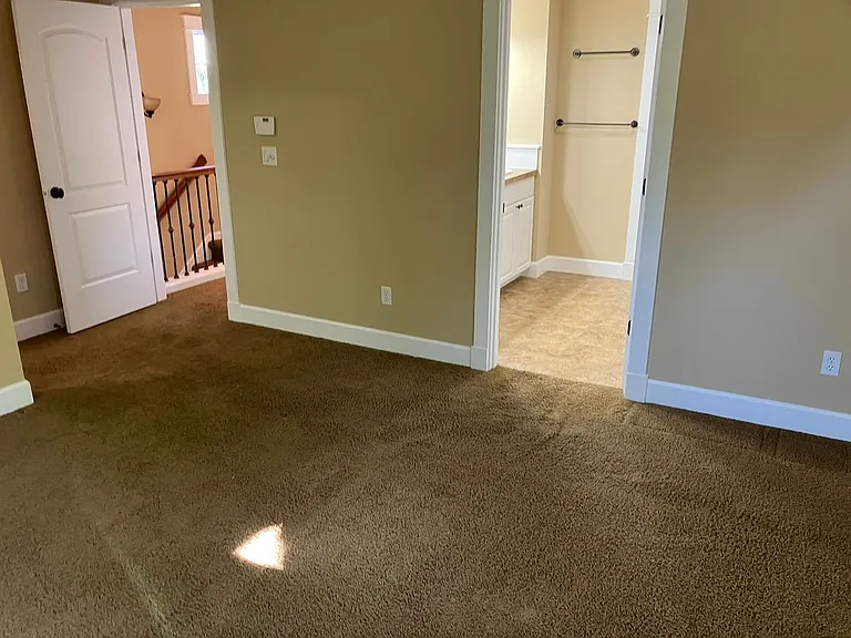 2612 NE Park Dr — Photo 3