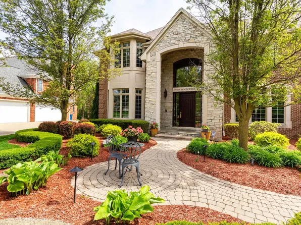 57228 Mooncreek Ct, Washington, MI 48094