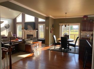 6914 Talbot Dr, Almont, MI 48003