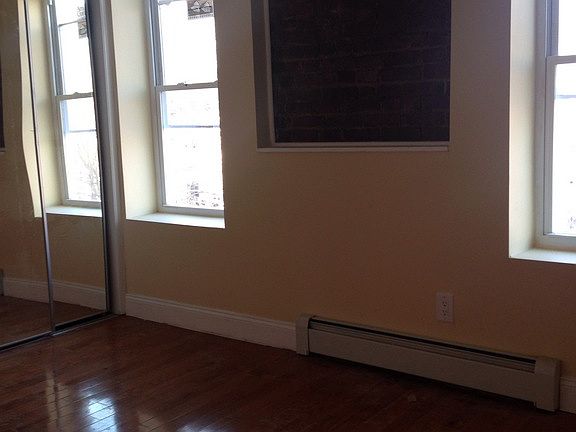 5th image of 1047 Herkimer St #2