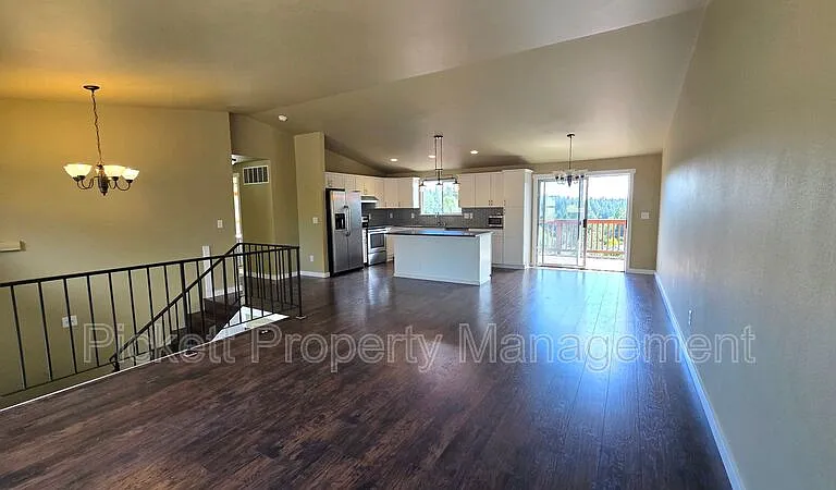 1367 NW Rockford Cir — Photo 6