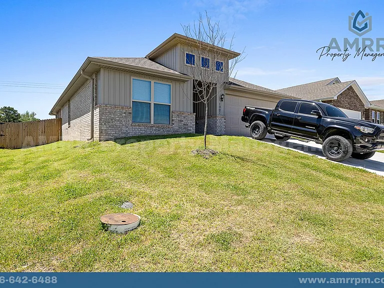1007 SW 3rd Ave — Photo 1