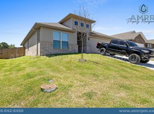 1007 SW 3rd St, Gentry, AR 72734